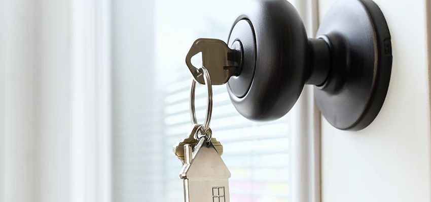 Bifold Door Knob Replacement in Palmdale, California