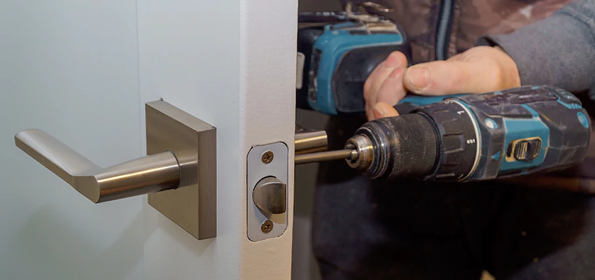 Broken Door Handle Lock Repair in Palmdale, California